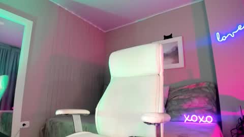 Snapshot of jess69_ chatting on February 21, 8:27 pm Jessie online show from February 21, 8:27 pm