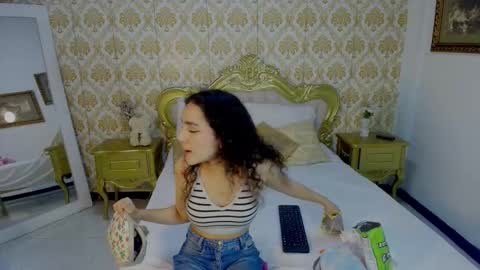 jessb_ online show from November 4, 7:26 pm