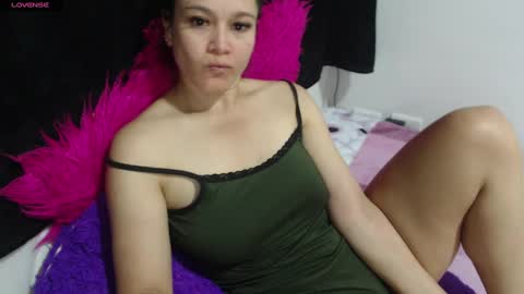 Snapshot of jessi_robertss chatting on February 23, 11:58 pm jessica online show from February 23, 11:58 pm