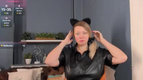 Jessica online show from November 25, 1:10 pm