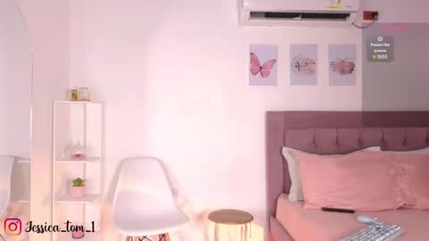 Snapshot of jessica_tom_ chatting on February 20, 6:13 pm Jessica online show from February 20, 6:13 pm