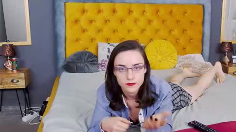 Jessica White online show from October 9, 4:18 am