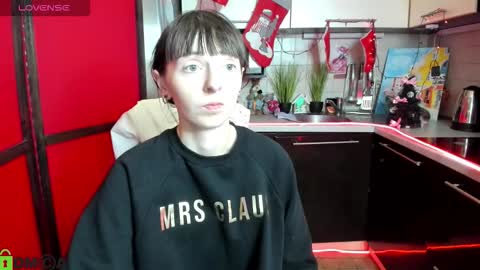 jessicaforris online show from December 14, 7:58 am