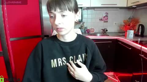 jessicaforris online show from December 3, 8:04 am