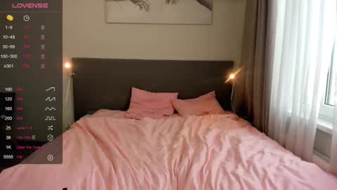 JessicaMooon online show from October 19, 10:53 am