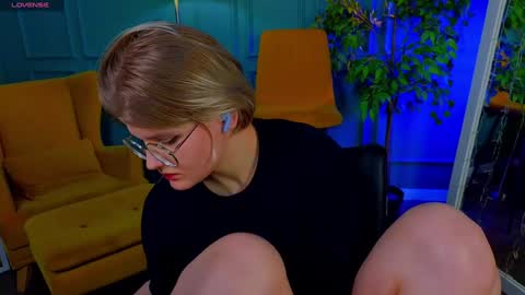 jessicaoconnor online show from January 9, 1:45 pm