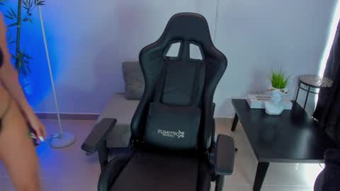  Jessica Pratt  IG jessicaxpratt online show from March 8, 7:20 pm