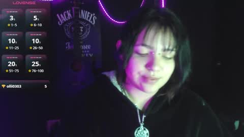Snapshot of jessie_wild chatting on September 30, 2:11 am jessie_wild online show from September 30, 2:11 am