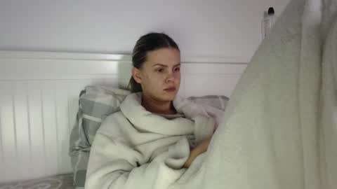 jessieryan online show from November 18, 6:16 am