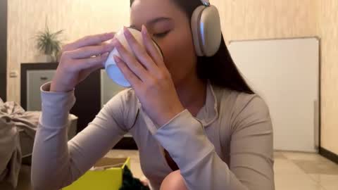 Lynn online show from November 8, 8:17 am