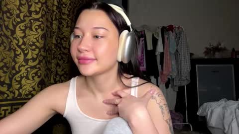 Lynn online show from November 18, 6:38 am