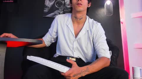 Snapshot of jett_savage chatting on September 10, 1:01 pm jett_savage online show from September 10, 1:01 pm