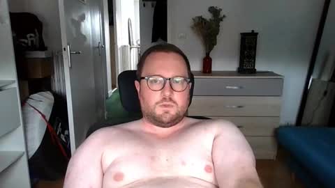 jeuneloup92 online show from September 12, 3:58 pm