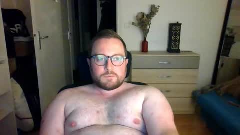 jeuneloup92 online show from November 13, 5:26 pm