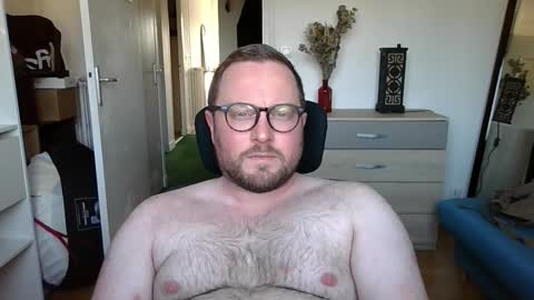 jeuneloup92 online show from October 13, 3:58 pm