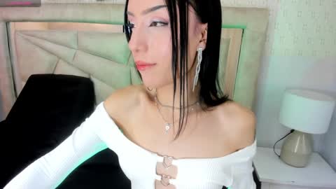 Snapshot of jeyandblae_ chatting on December 13, 2:05 pm Jey online show from December 13, 2:05 pm
