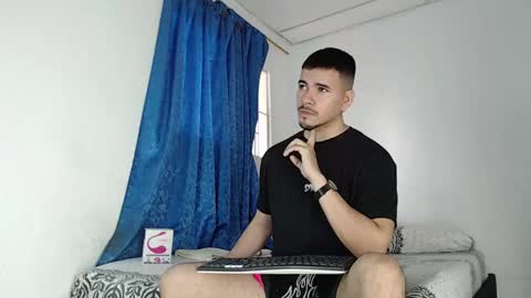 Snapshot of jeycob_happy97 chatting on September 26, 12:13 pm Juan David online show from September 26, 12:13 pm