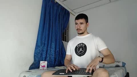 Snapshot of jeycob_happy97 chatting on October 8, 11:27 am Juan David online show from October 8, 11:27 am