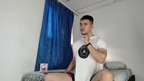Snapshot of jeycob_happy97 chatting on September 16, 11:45 am Juan David online show from September 16, 11:45 am