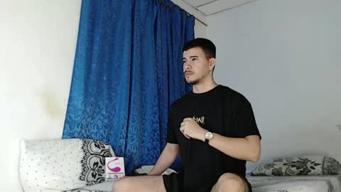 Snapshot of jeycob_happy97 chatting on January 22, 10:50 am Juan David online show from January 22, 10:50 am