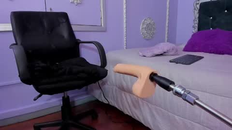 Snapshot of jeylee_ chatting on October 6, 12:23 pm Jeyy online show from October 6, 12:23 pm