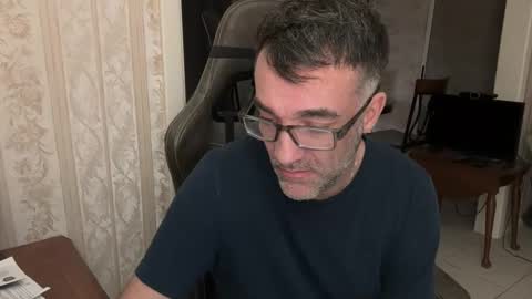 jglisson83 online show from December 21, 9:54 pm