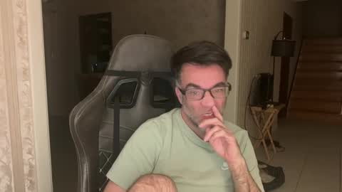 jglisson83 online show from April 8, 3:20 am