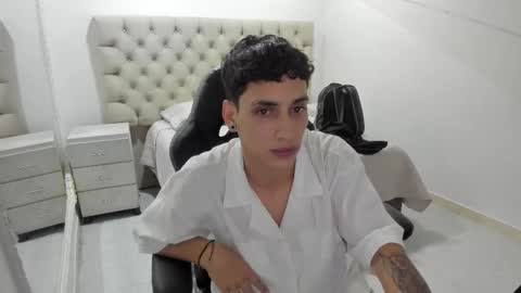 jhoanleandro online show from November 1, 5:50 am