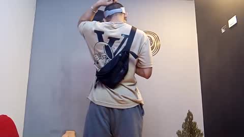 jhonny_thes28 online show from October 9, 1:44 am