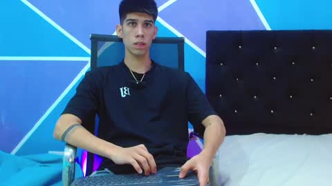 Snapshot of jhony_sex3 chatting on February 10, 6:42 am jhony_sex3 online show from February 10, 6:42 am