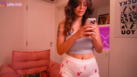 Snapshot of jhulysex chatting on October 17, 11:53 pm jhulysex online show from October 17, 11:53 pm
