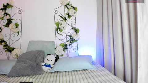 Snapshot of jiggly_ chatting on September 24, 12:06 am Jiggly online show from September 24, 12:06 am
