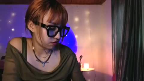 Minaa  online show from October 10, 9:52 pm