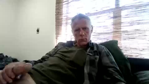 jizzmitten5 online show from March 14, 8:02 pm