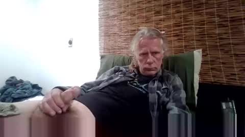 jizzmitten5 online show from March 1, 3:44 am