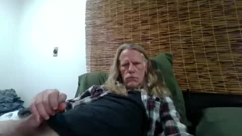 jizzmitten5 online show from March 12, 9:57 am