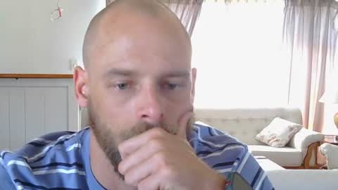 JamesJan van Rebel online show from February 8, 11:12 am