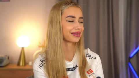 Jenny online show from March 27, 8:20 am