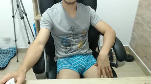 Snapshot of jjrod91 chatting on September 18, 3:43 am Jon online show from September 18, 3:43 am