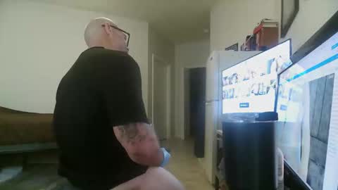 jlarryberry online show from December 2, 4:21 am