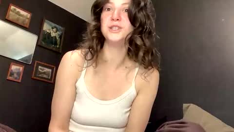 jlynn1997 online show from April 13, 1:48 pm