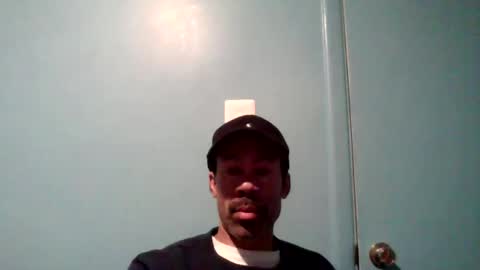 Snapshot of jmb525 chatting on December 22, 3:33 am jmb525 online show from December 22, 3:33 am