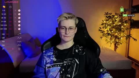 J online show from February 2, 8:05 pm