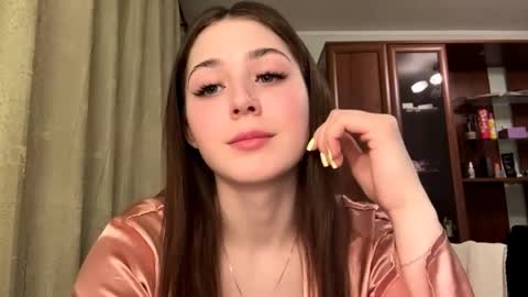 Adel online show from April 2, 7:43 pm