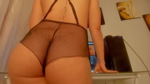 Snapshot of joanyo_brown chatting on September 22, 2:48 am joanyo_brown online show from September 22, 2:48 am