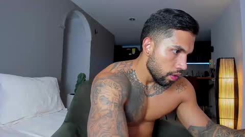 Snapshot of joe_esthetic chatting on September 10, 10:44 pm joe_esthetic online show from September 10, 10:44 pm