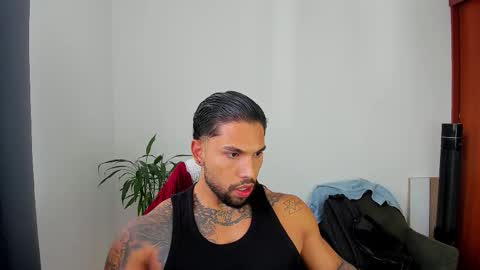Snapshot of joe_esthetic chatting on October 15, 12:50 pm joe_esthetic online show from October 15, 12:50 pm