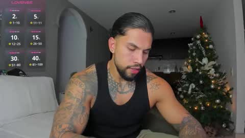 joe_esthetic online show from December 13, 11:22 pm