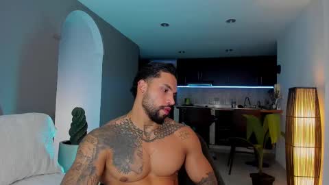 Snapshot of joe_esthetic chatting on February 25, 10:53 pm joe_esthetic online show from February 25, 10:53 pm