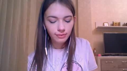 Jennifer online show from December 5, 9:12 pm